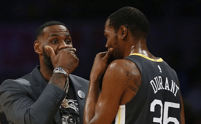 首節三分5中4！庫里開季連續8場投進4+三分 NBA歷史首人！