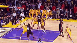 气炸韦德！回顾科比NBA生涯最牛叉的绝杀！