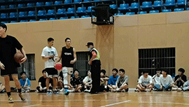 程鑫凯校园行被保安赶走