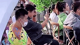 丛明晨大婚！队友都成双成对出席 郭艾伦单人一个
