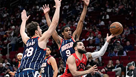 NBA简报:猛龙117-111客胜火箭 范弗里特32+5 戈登28+5