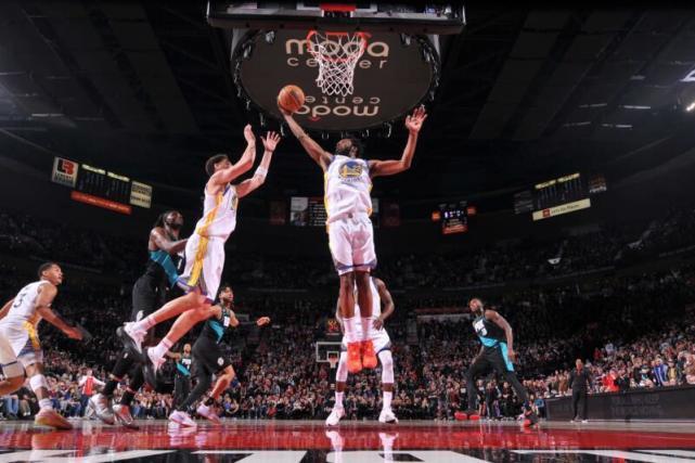 名记解析勇士客场失利三大原因 被调侃为摆烂队 名记解析勇士客场失利三大原因 被调侃为摆烂队