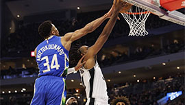 NBA简报:雄鹿130-94狂胜马刺 字母哥31+14 米德尔顿19+10