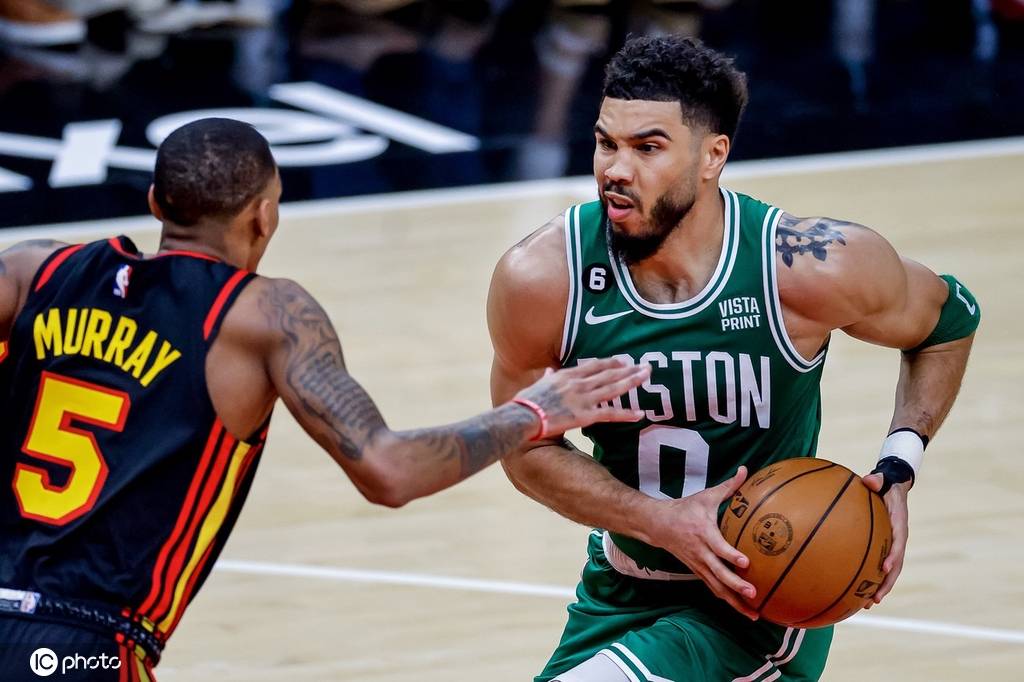 NBA简报:老鹰130-122大胜绿军 杨32+6+9 塔图姆29+10+5