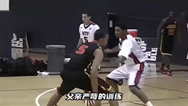李凯尔在高中和大学是如何突出的！