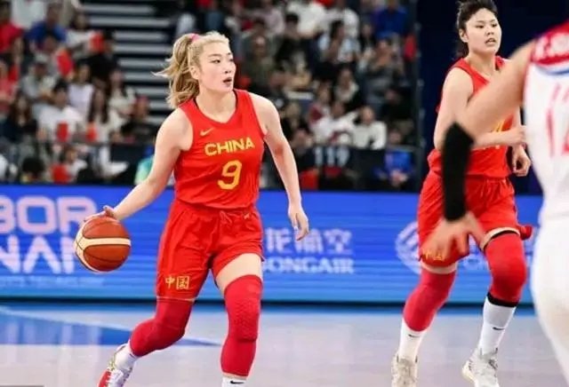 亚运女篮:中国队100-44大胜朝鲜队挺进决赛 李月汝25+15 
