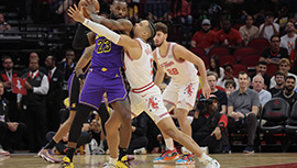 NBA简报:火箭128-94湖人 格林三节砍28+6 詹姆斯遭遇严防仅18分