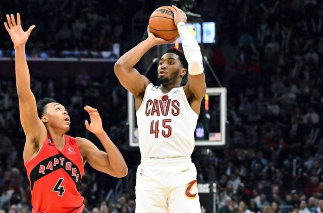 明日NBA前瞻：文班亚马PK约基奇谁更胜一筹?