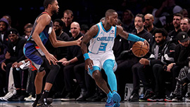 NBA简报:黄蜂129-128险胜篮网 罗齐尔37+13 托马斯26分