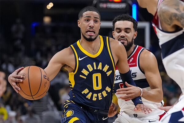 12月16日NBA常规赛比赛看点：詹姆斯复出送文班19连败？