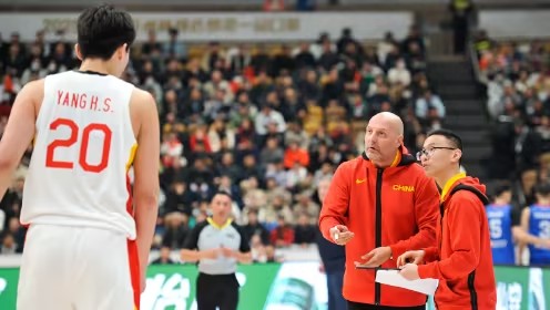 亚洲杯简报:中国男篮80-49大胜蒙古 胡金秋19+9 杨瀚森首秀13分