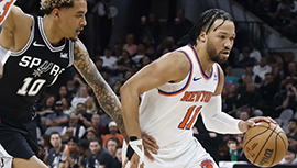 NBA简报:马刺130-126战胜尼克斯 文班新高40+20+7 布伦森新高61+6成空砍