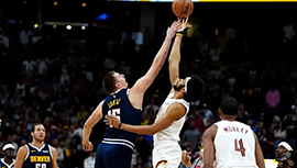 NBA简报:掘金130-101大胜骑士 约基奇26+18+16 波普22分 小莫布里23分