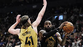 NBA简报:湖人128-111击退猛龙 詹眉44分 拉塞尔25+7 巴雷特28+6+6