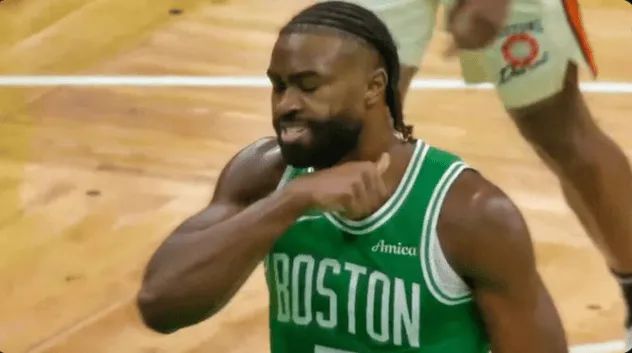 NBA罚单频出：布朗隔扣割喉庆祝遭罚2.5万 小皮蓬假摔受惩2000美元