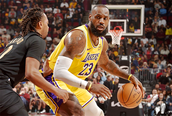 12月31日NBA直播看点:詹姆斯40岁后首秀 新援助力湖人战联盟第一